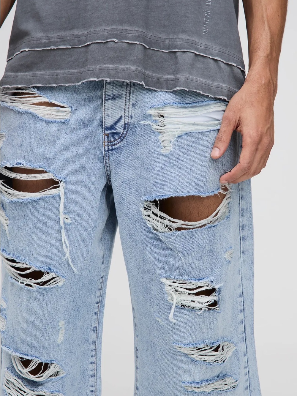 boohooMAN
Wide‎ Leg Skater All Over Ripped Distressed Jeans - Picture 4 of 11